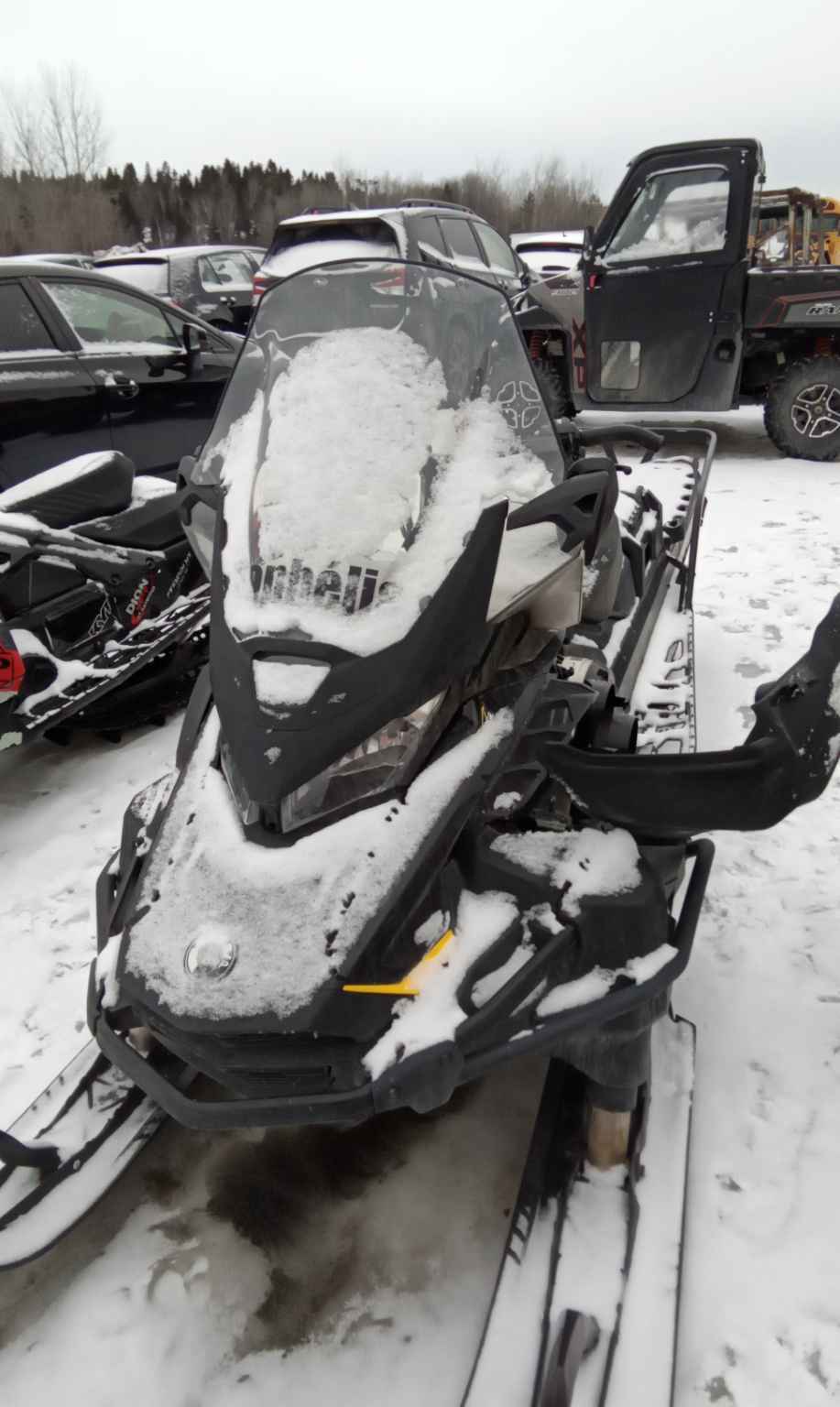 2024 Snowmobile Skidoo Brp