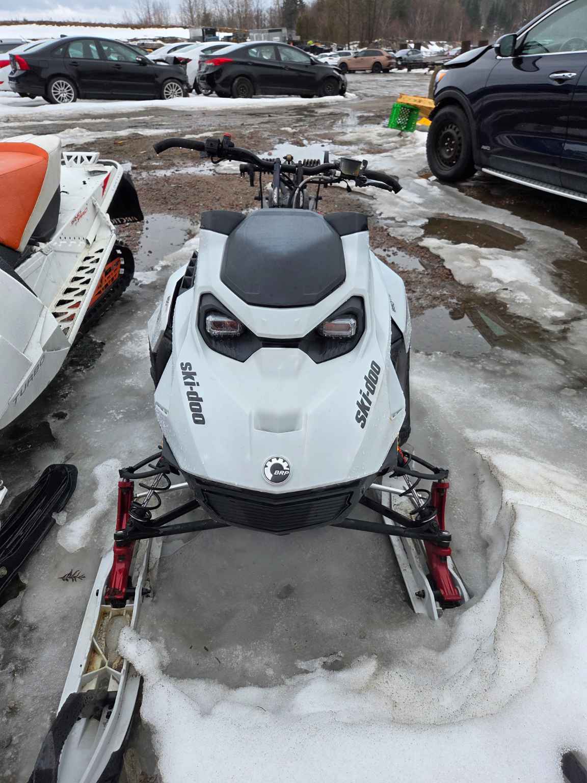 2023 Snowmobile Skidoo Brp