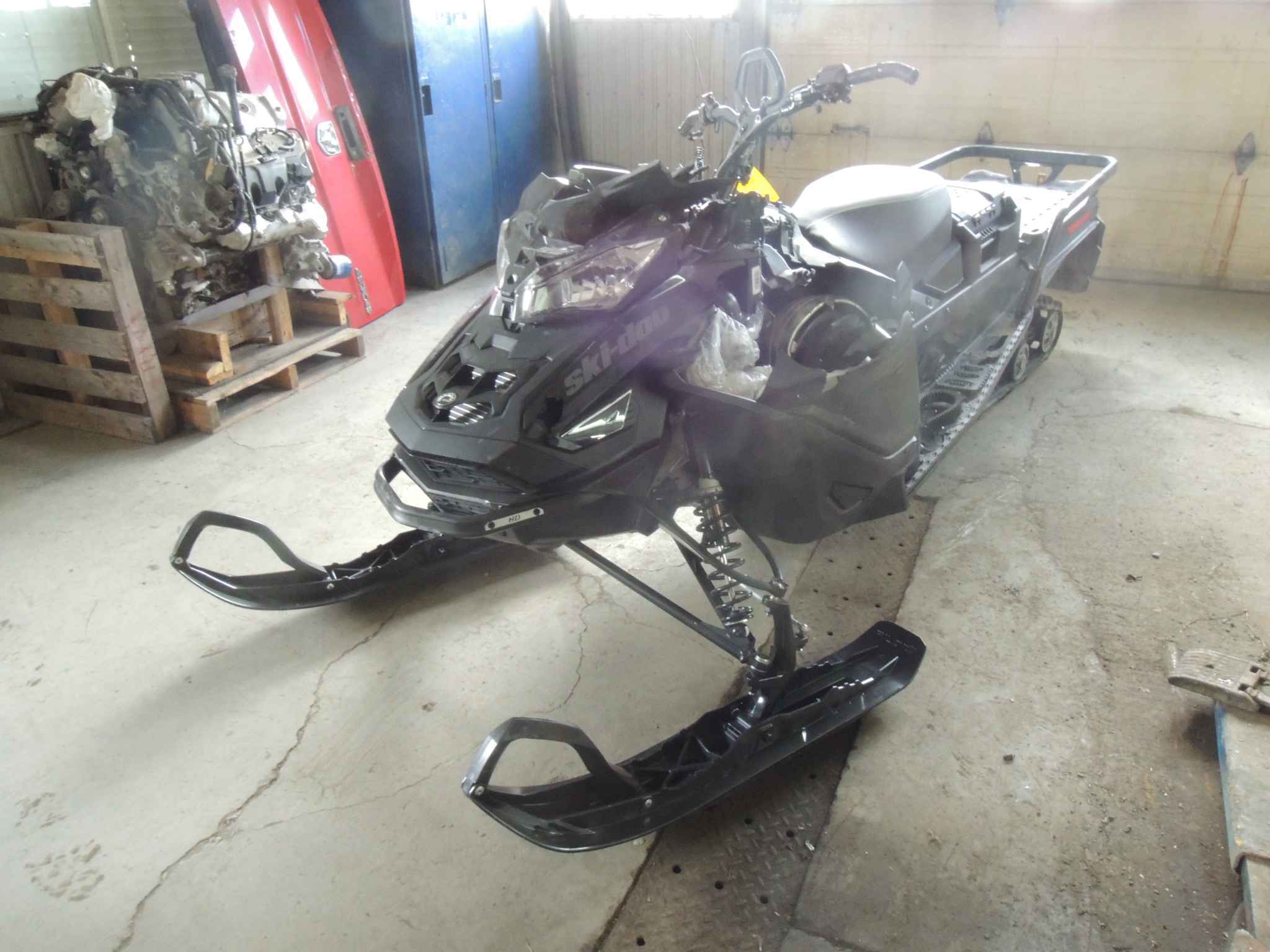 2024 Snowmobile Skidoo Brp