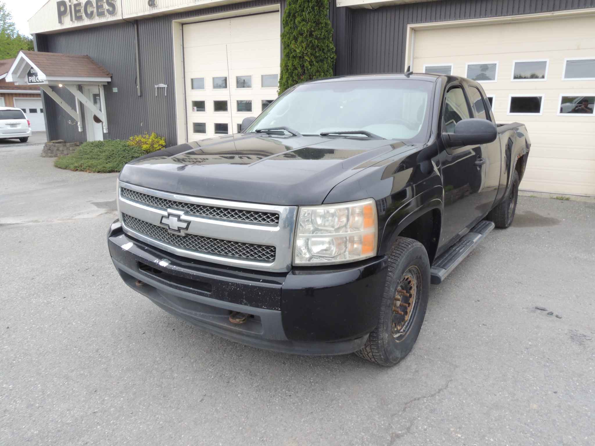 2011 GM Pickup (Chev.)