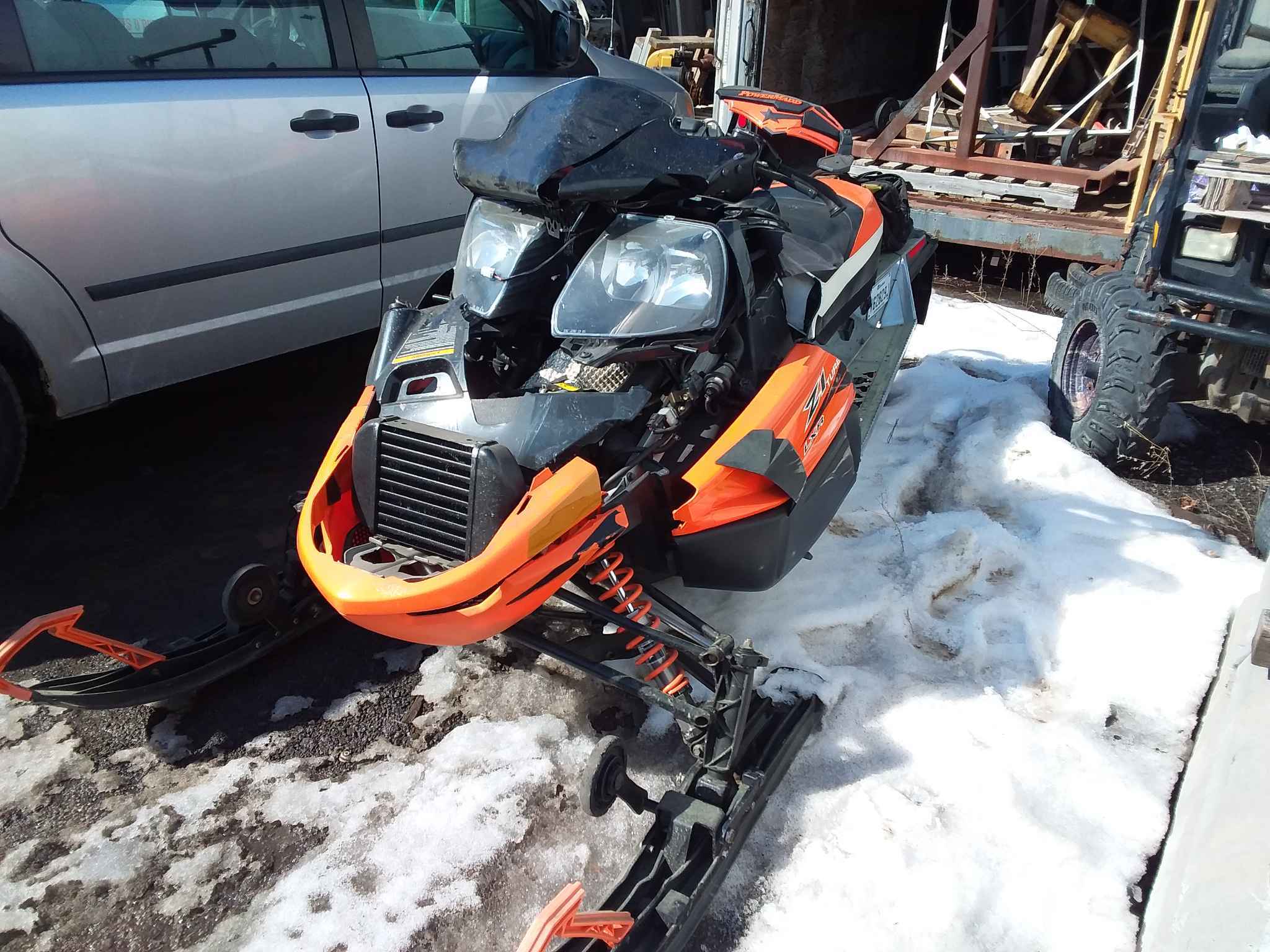 2011 Snowmobile Arctic Cat Snow