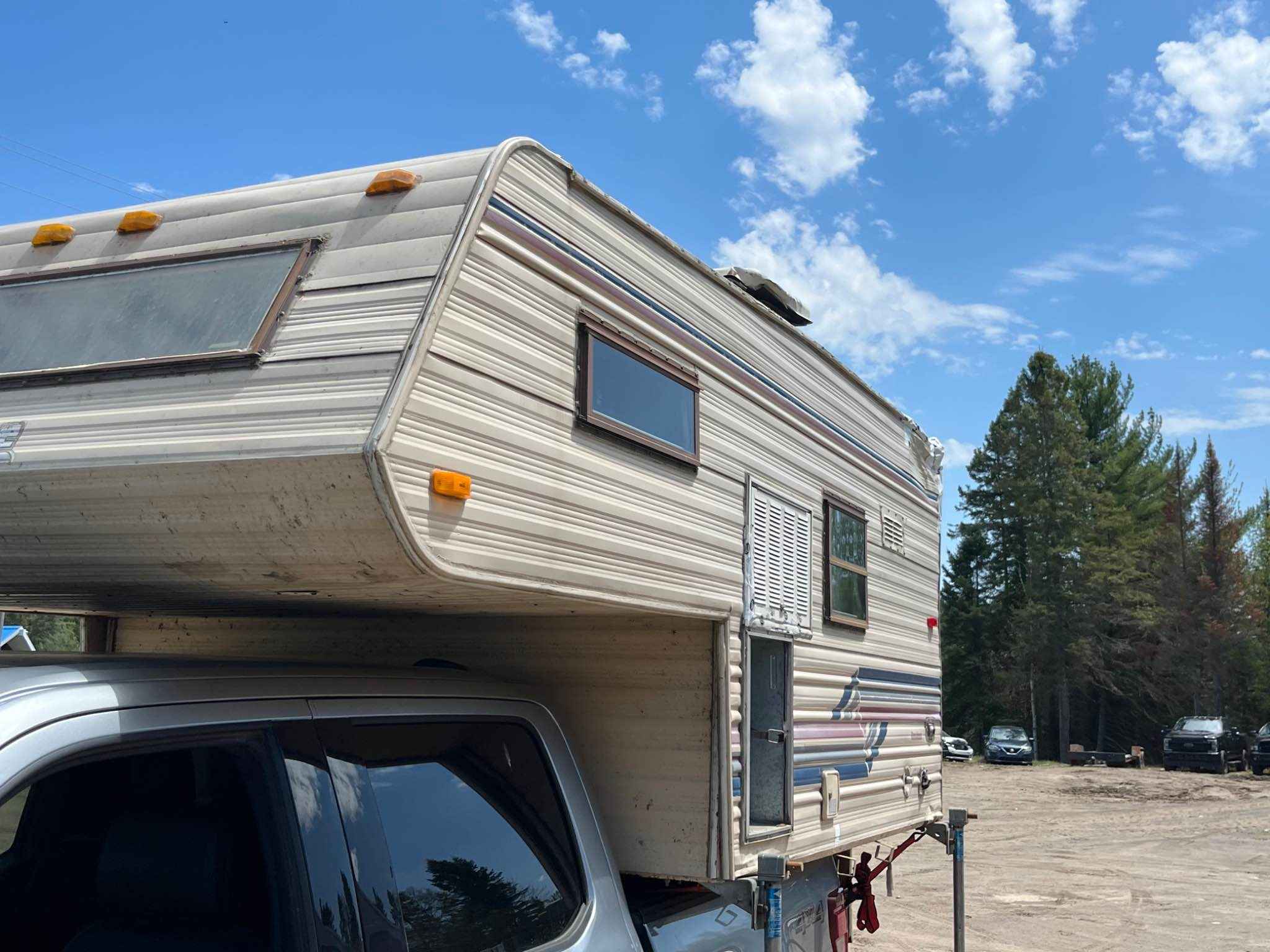 1987 Caravan/Mt.Home Travel Trailer