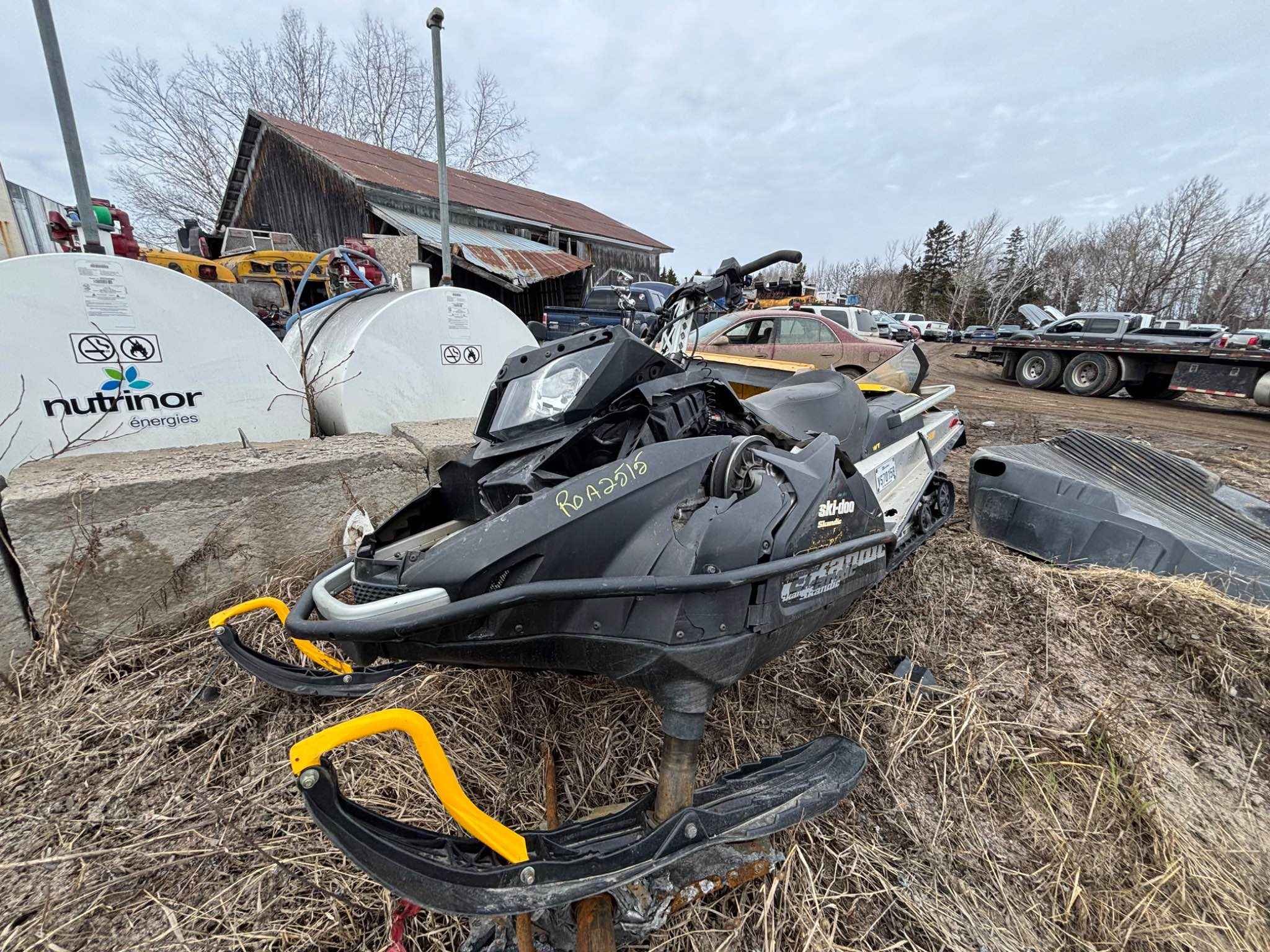 2011 Snowmobile Skidoo Brp