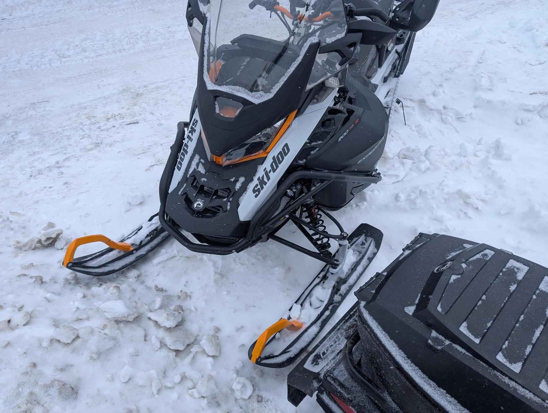 2023 Snowmobile Skidoo Brp