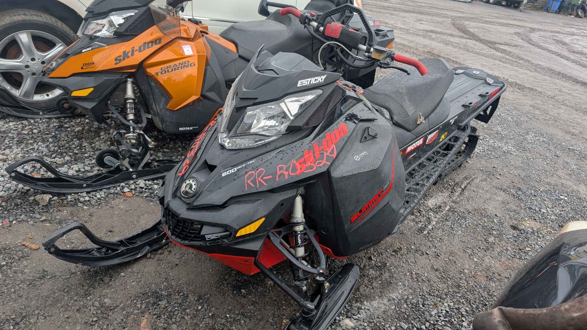 2016 Snowmobile Skidoo Brp